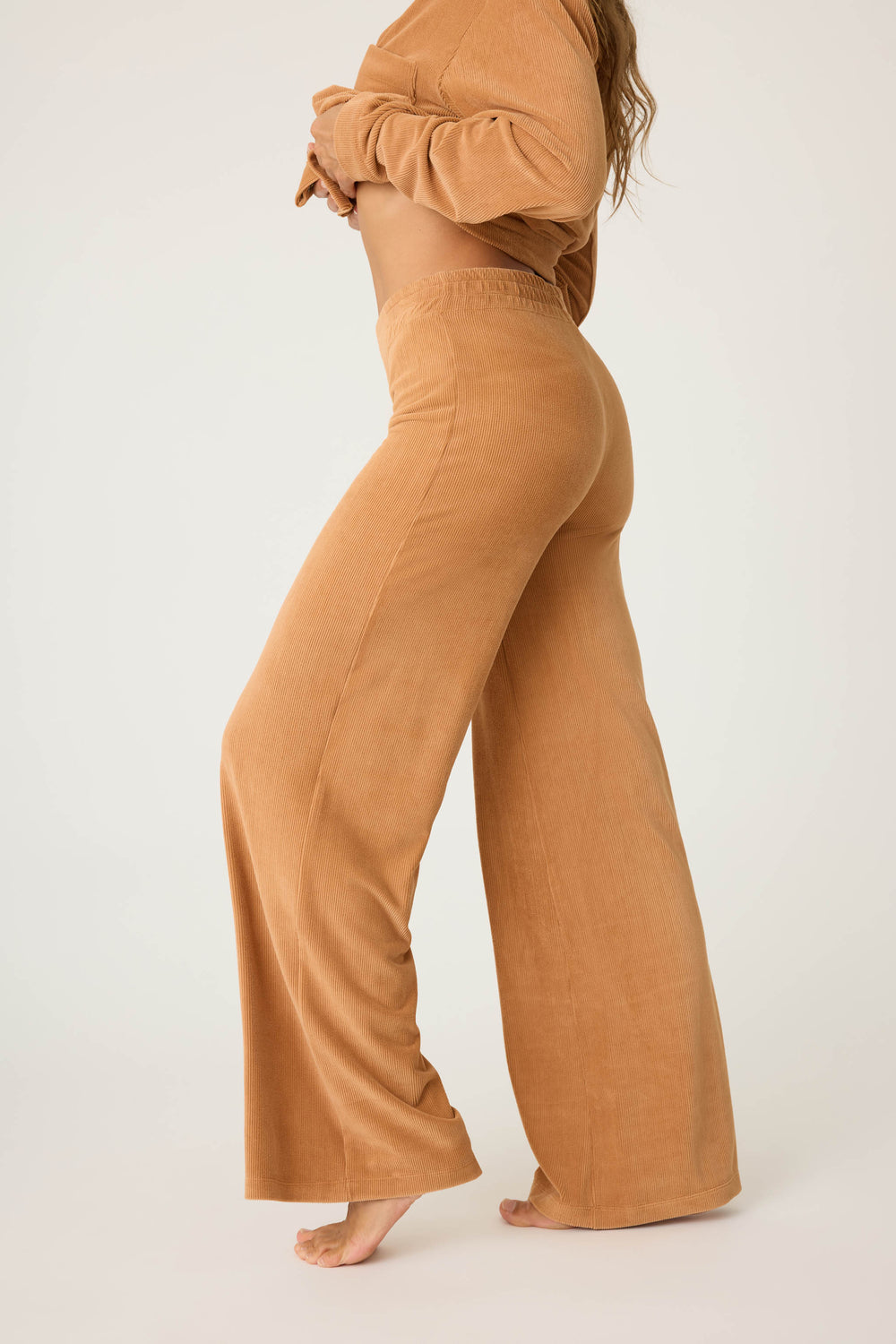 Women's tan knit corduroy lounge pant.