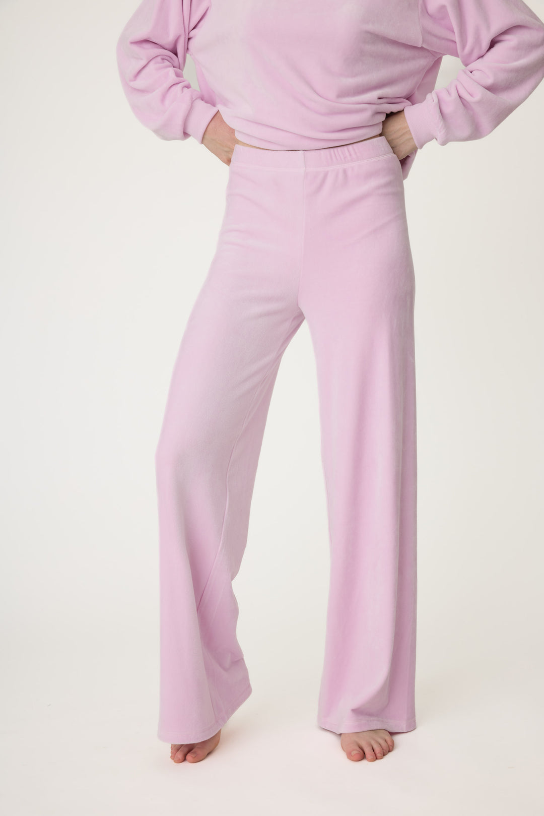 Women's pale lilac lounge pant.